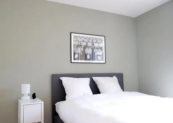 Amazing In The Centre - Art 19 *